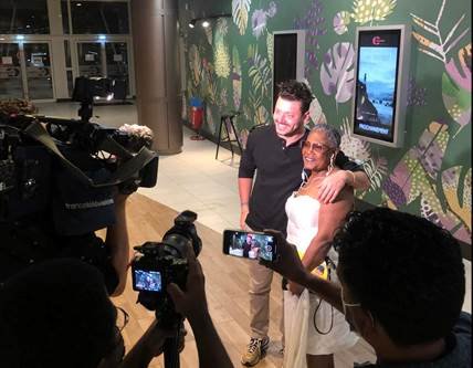 KEV ADAMS en Guadeloupe pour la sortie au CINESTAR du film « MAISON DE RETRAITE 2 « avec Firmine RICHARD
