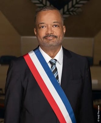 Crise de l’eau en Guadeloupe : Éric Jalton interpelle le ministre Manuel Valls