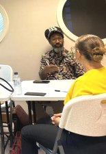 Suga’Art, artiste intervenant pour les ateliers d’insertion Dessine ton avenir en Guadeloupe