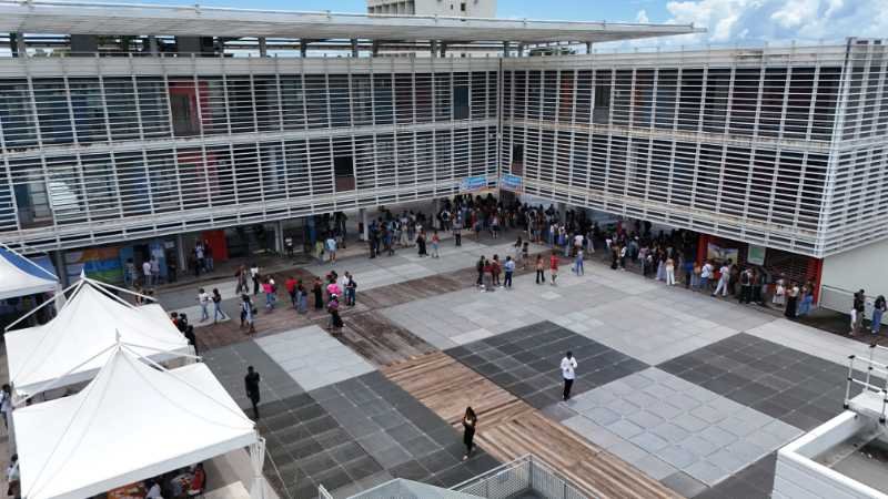 Vue aérienne du campus de Fouillole de l'université des Antilles en Guadeloupe